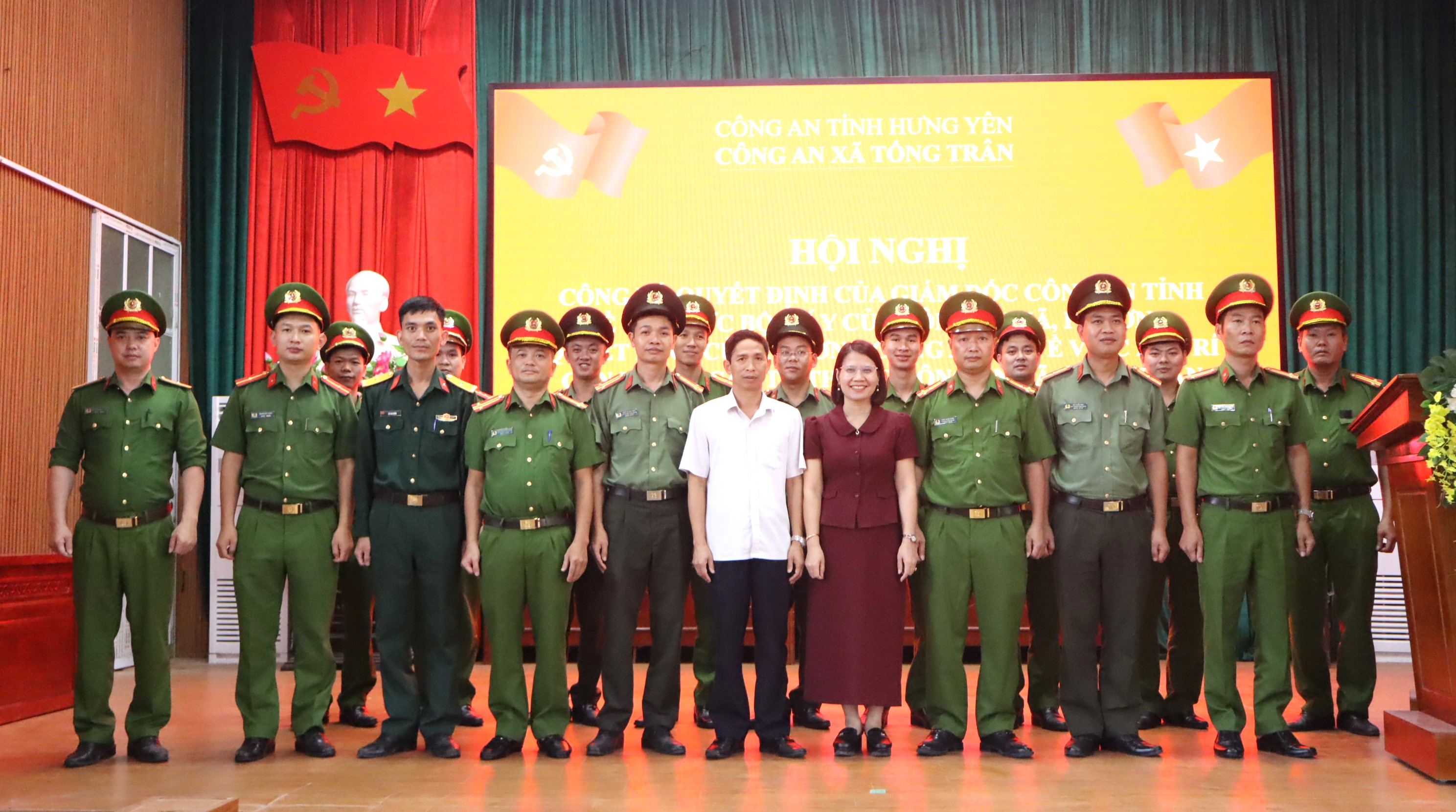Công an xã Tống Trân công bố quyết định về tổ chức bộ máy và bố trí cán bộ